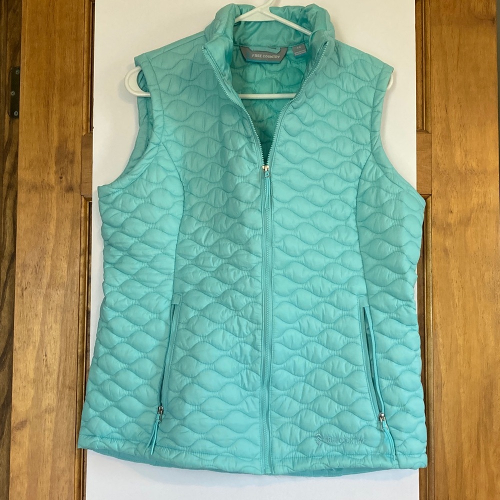Free Country Quilted Light Teal Women's Vest with Zip Pockets